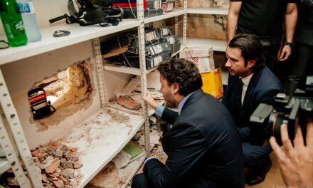A montenegrói kormányfő is megnézte a bíróság épülete alatt felfedezett rejtélyes alagutat (Fotók)