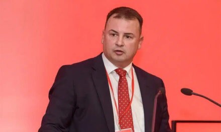 Ő Slobodan Cvetković, az újonnan kinevezett gazdasági miniszter