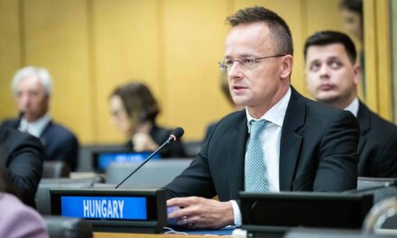 Szijjártó Péter büszke a magyarországi demokrácia helyzetére