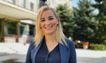 Első fokon pert vesztett Ranka Kašiković, akit politikai okokból zaklattak a munkahelyén
