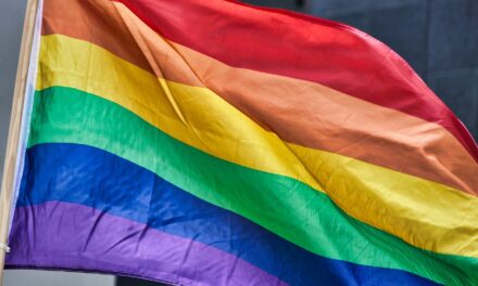 Oroszországban betiltották a nemzetközi LMBT mozgalmat