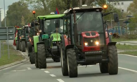 Vučić hivatala elé vonultak traktoraikkal az új agrárminiszter személyével elégedetlen gazdák