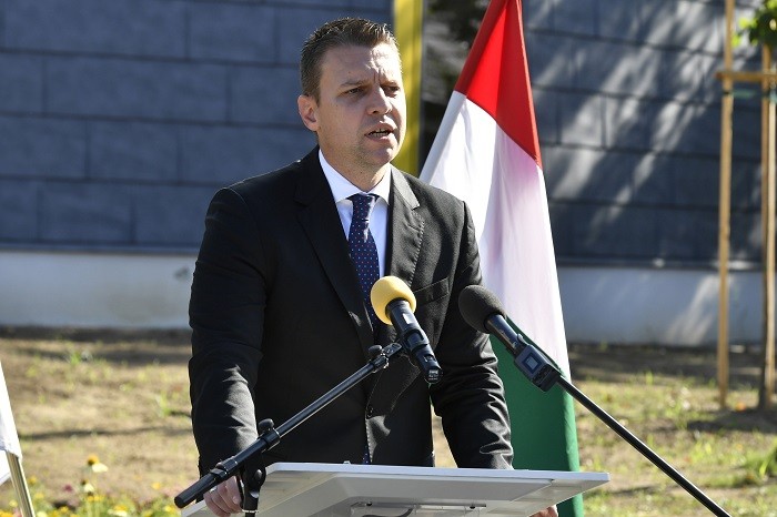 Menczer Tamás fokozott óvatosságra kéri a Németországban tartózkodó magyar állampolgárokat