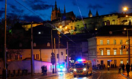 Lövöldözés volt a prágai Károly Egyetemen, legalább tízen meghaltak