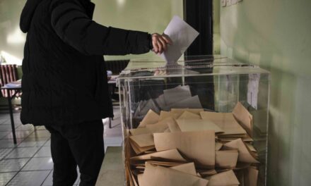 Közel harminc helyen megismétlik a szavazást Szerbiában szabálytalanságok miatt