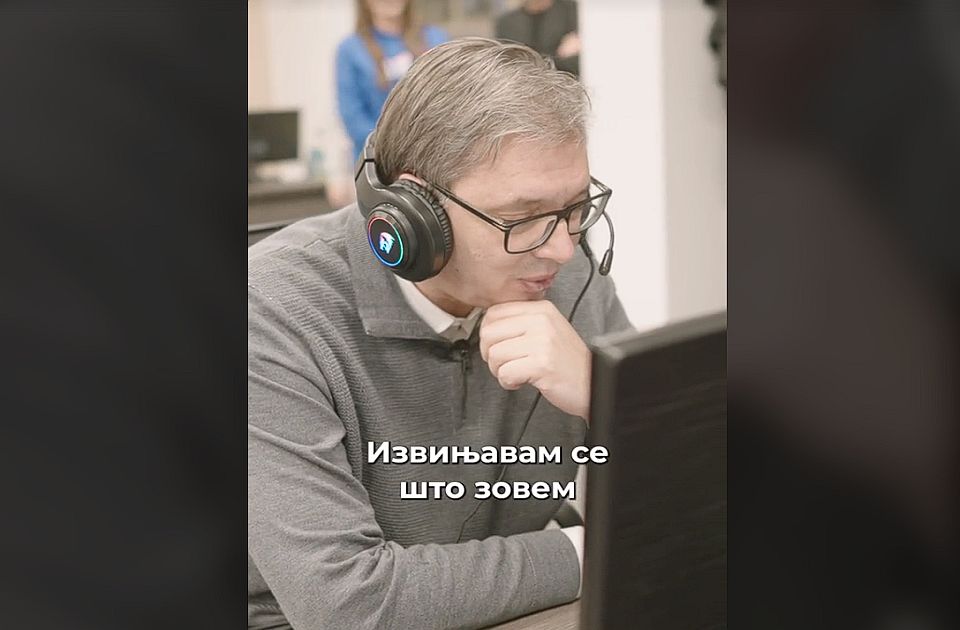 Vučić haladók telefonközpontjában: „A bányászmunka dalolászás ehhez képest”