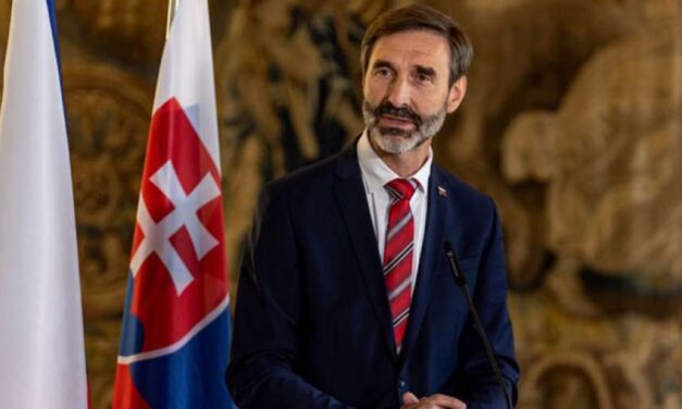 Pozsony elutasítja az Európai Parlament beavatkozását a szlovákiai belpolitikába