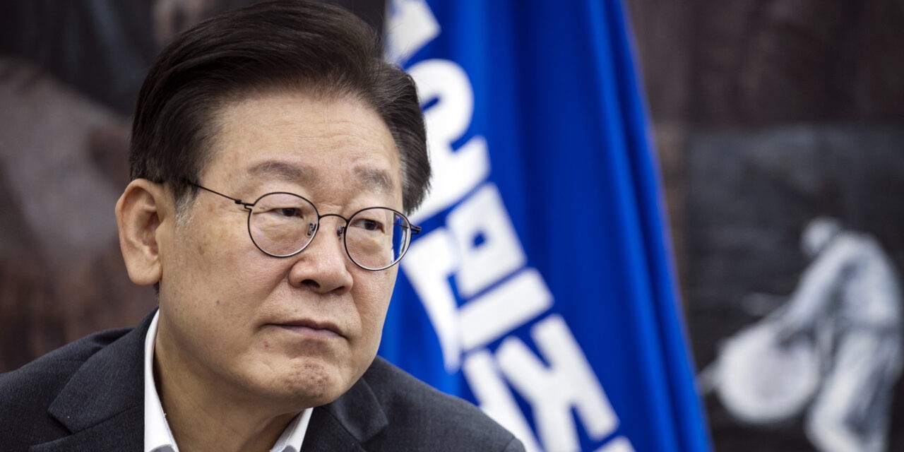 Merényletet követtek el a dél-koreai ellenzék vezetője ellen