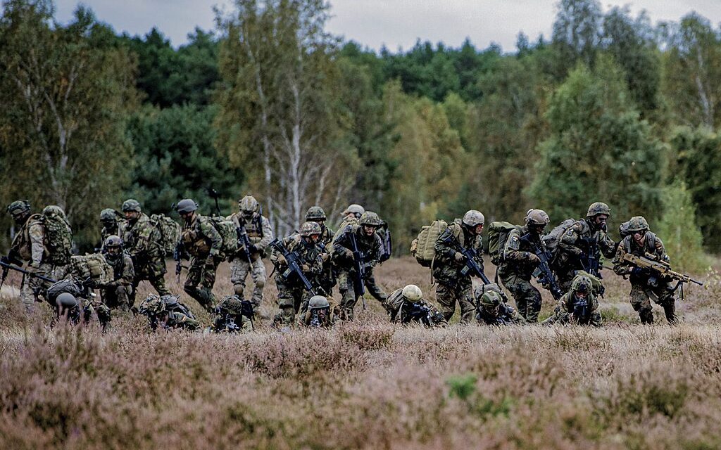 A NATO csaknem százezer katonát mozgósít, hogy elrettentse az orosz haderőt