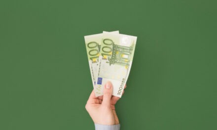 Több millió eurót fizettek ki a polgároknak a decemberi választások előtt