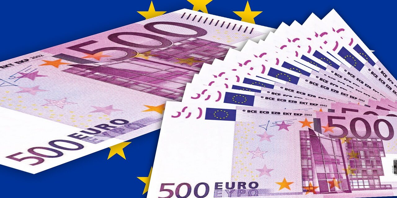 Az Európai Parlament beperli a Bizottságot a Magyarországnak juttatott 10,2 milliárd euró miatt