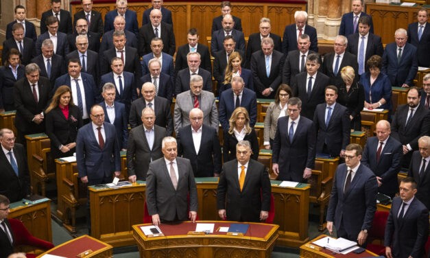 A magyar parlament megszavazta a svéd NATO-csatlakozást