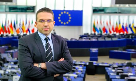 Horvát EP képviselő: A határozattal éles kritikát fogalmaztunk meg Szerbia számára
