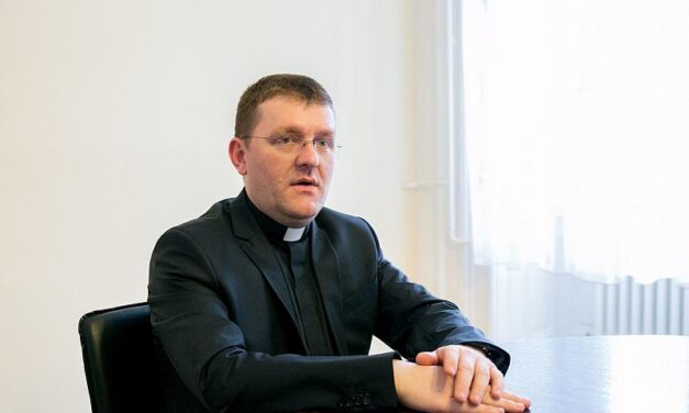 Új püspöke van a Nagybecskereki Egyházmegyének