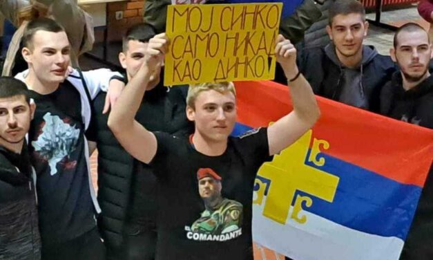 Fiatalok csoportja rontott be és blokkolta a Bölcsészkart, Dinko Gruhonjić menesztését követelik