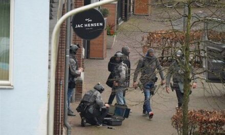 Túszokat ejtettek egy holland kisvárosban