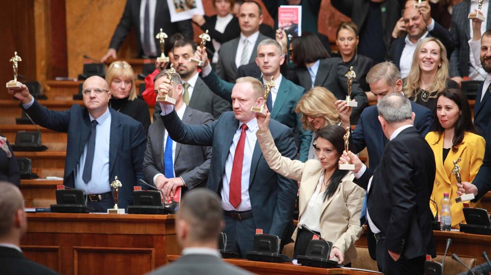 Berekesztették a parlament ülését, nem választották meg Brnabićot