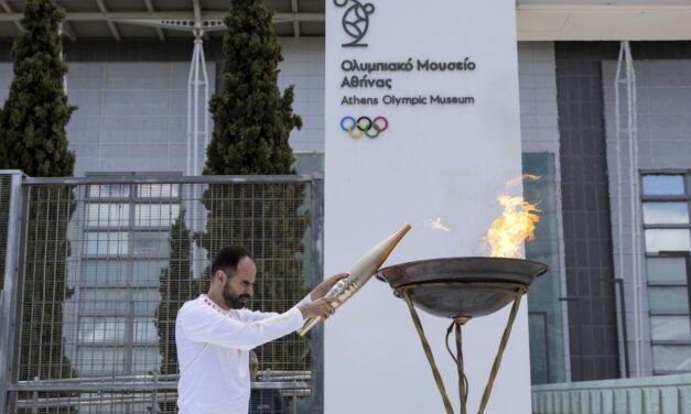 Megérkezett az olimpiai láng Athénba