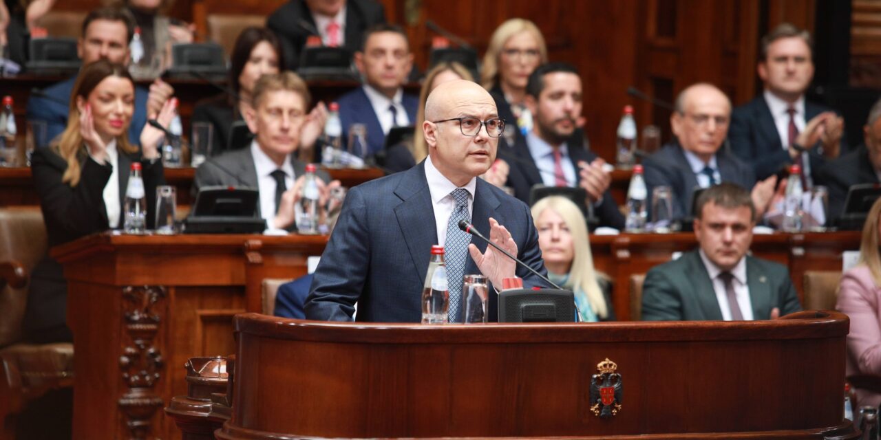 Šapić „jugó vírusa” a köztársasági parlamentet is megfertőzte