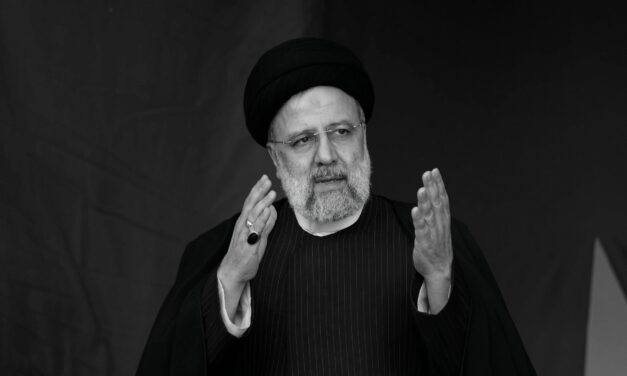Meghalt az iráni elnök, nem találtak túlélőt az őt szállító helikopter roncsai között