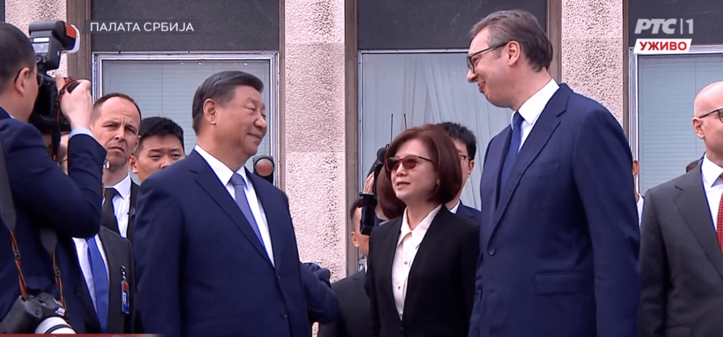 Buszokkal érkeztek a kínai elnök fogadására