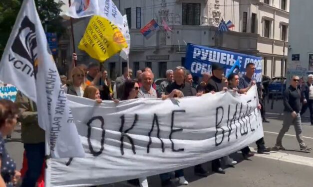 Tüntetnek Belgrádban a tanárok