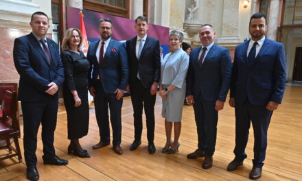 A kormányalakításról tárgyalnak a VMSZ politikusai Belgrádban