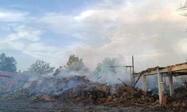 Villámcsapás okozott hatalmas tüzet Csantavéren