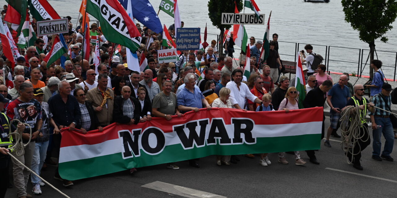 Háborúról beszélt a Békemeneten Orbán Viktor
