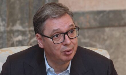 Vučić: Nincs problémám azzal, hogy én legyek a villámhárító a Szerbiát ért támadásokban
