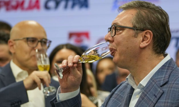 ProGlas: Szerbiát Aleksandar Vučić személyes hatalma süllyesztette el