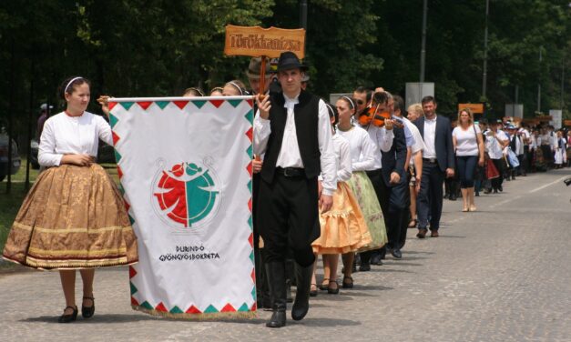 Tánccal és muzsikával a kanyargós Tisza-partján