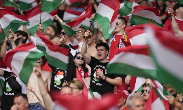 A győzelem tarthatja életben a magyarok nyolcaddöntős álmait