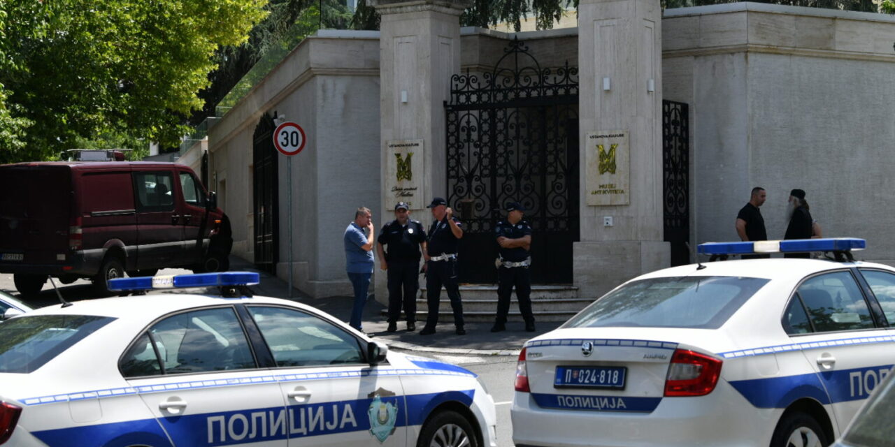 Szakértő: Szerbiában nem is létezik vörös szintű terrorkészültség, de legalább teátrálisan hangzik