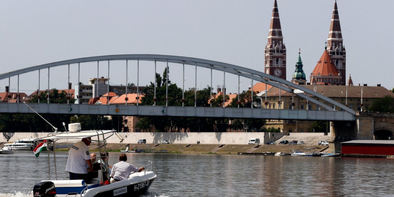 Vízi járőrök figyelik a migránsokat a Maroson és a Tisza alsó szakaszán