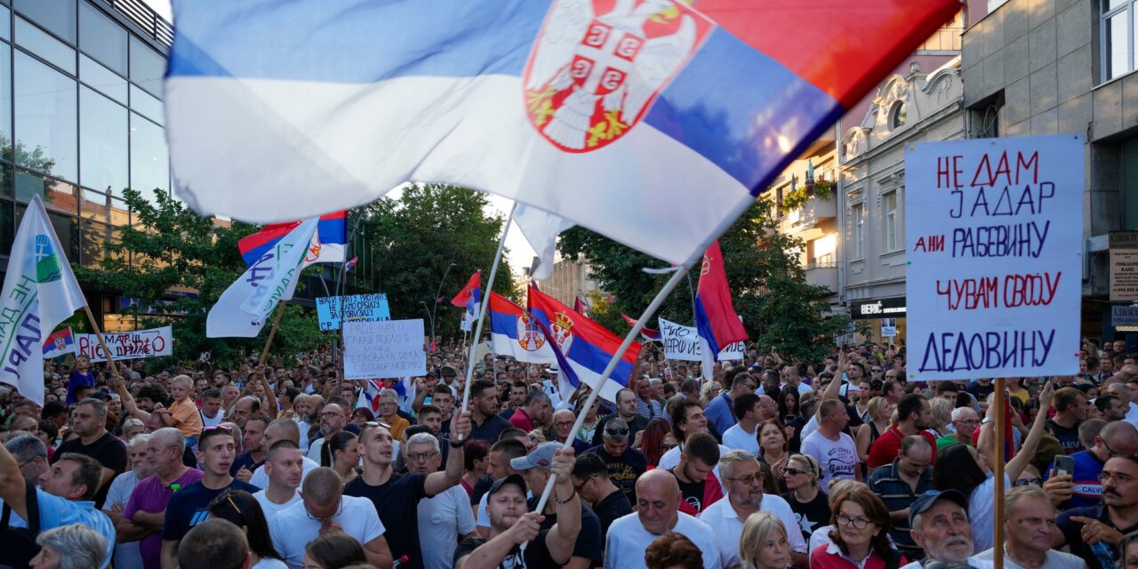 A hétfői šabaci lítiumellenes tüntetés volt idén a legnagyobb tömegrendezvény