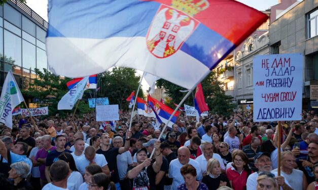 A hétfői šabaci lítiumellenes tüntetés volt idén a legnagyobb tömegrendezvény