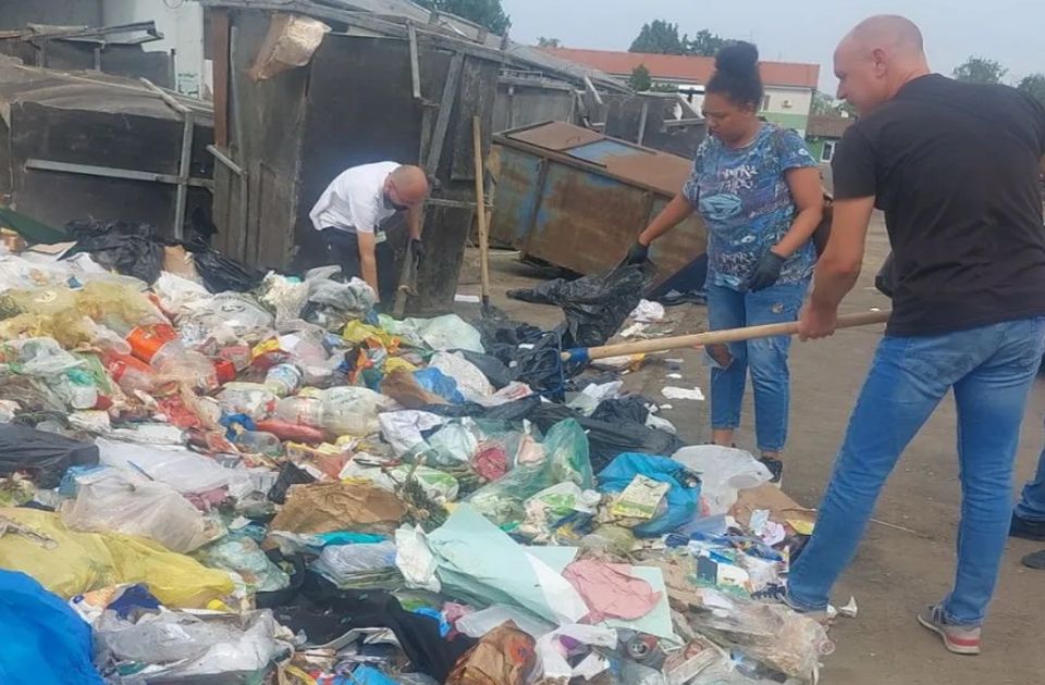 Egy újvidéki nő egy teli zsák pénzt dobott a kukába, a szemeteskocsi el is vitte