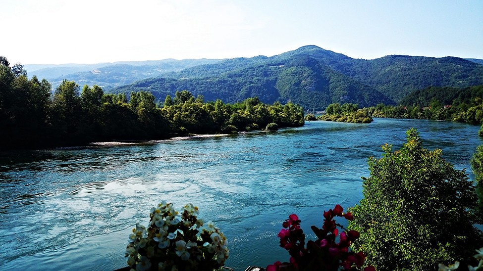 Dráma a Drina-folyón – Felborult egy csónak, huszonöten lehettek benne