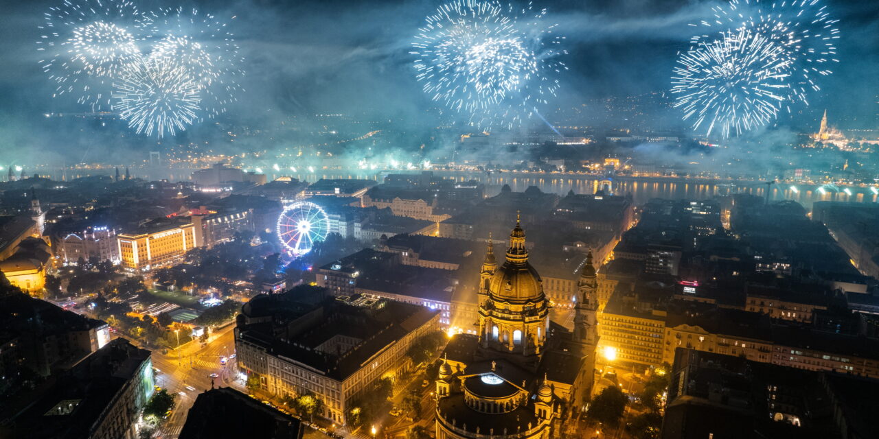 Ilyen volt az ünnepi tűzijáték Budapesten (Galéria)