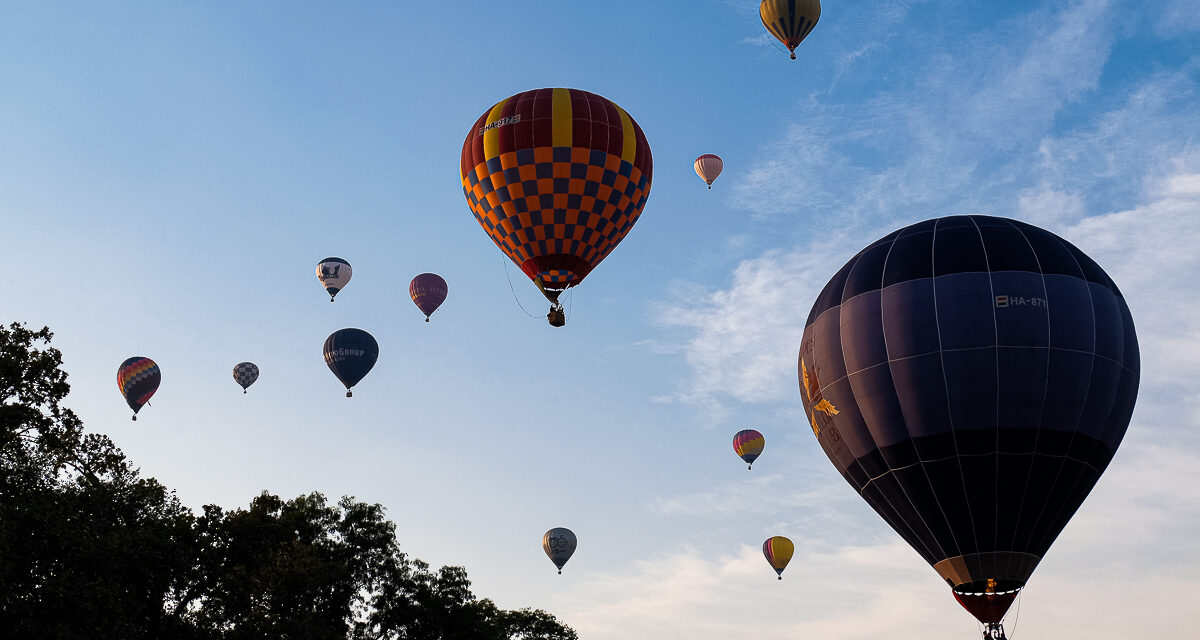 Hőlégballonozást és tiszai hajókázást is lehet nyerni