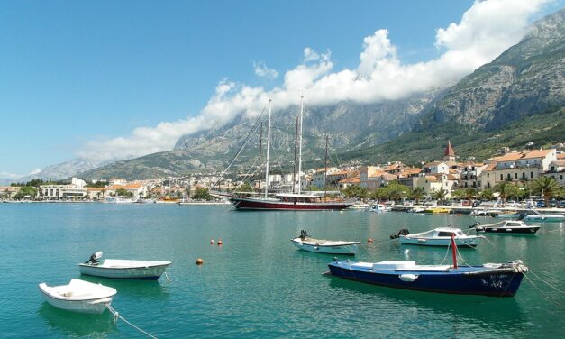 Ítéletidő söpört végig, elöntötte a víz Makarska utcáit (Fotók)