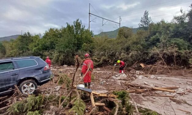 Szerbiai mentőcsapat is keresi a boszniai áradásokban eltűnt személyeket (Fotók)