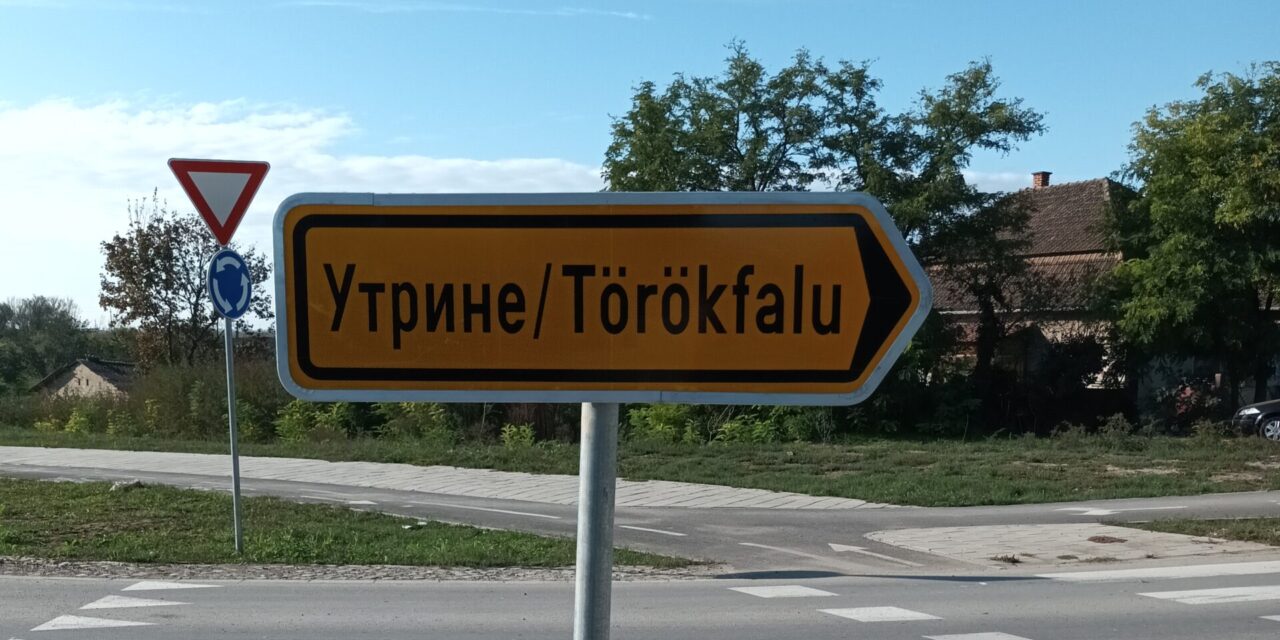 Lehet kétnyelvű a tábla, csak kérni kell?