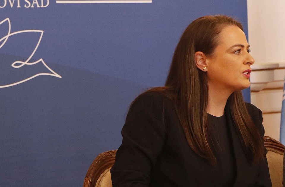 Land Roverrel jár és „szerény” fizetés kap Jorgovanka Tabaković lánya