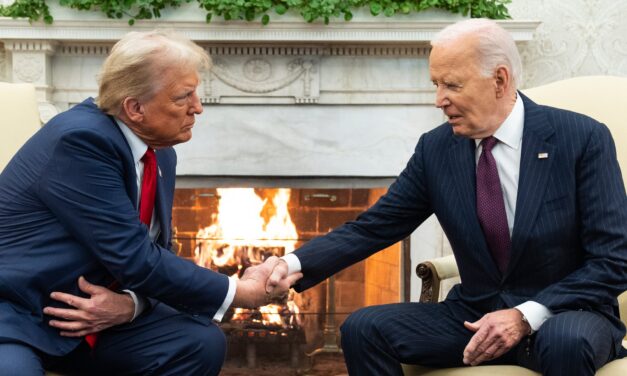 Biden a Fehér Házban fogadta Trumpot (Videó)