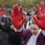„”Ti, akik apró érdekeiktek csatlakoztatok a párthoz, hagyjátok el a süllyedő hajót!”