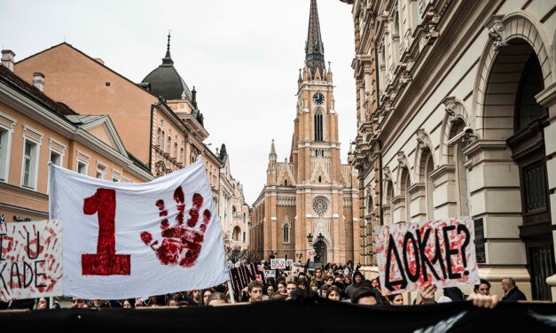 Megint elmarad a képviselő-testület ülése Újvidéken, mert káosztól tartanak