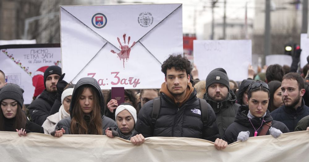 Az egyetemisták a főváros központjában tizenöt percre leállították a forgalmat