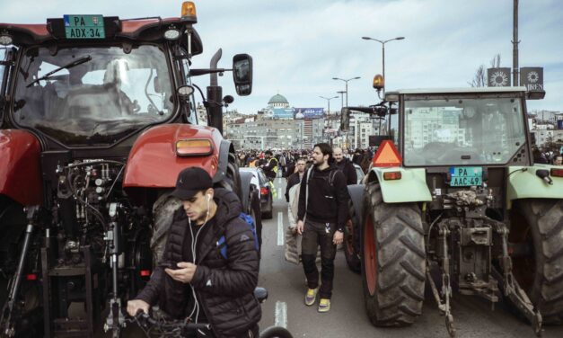 Nem teljesítették a követeléseket, blokád alatt Belgrád legforgalmasabb csomópontja (Fotóriport)